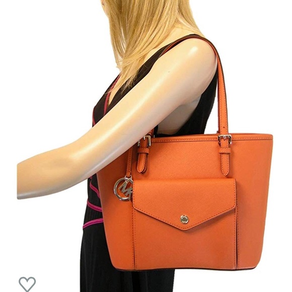 New MK Leather Tote 🔥✨ Great Deal 🤑 - Picture 8 of 8